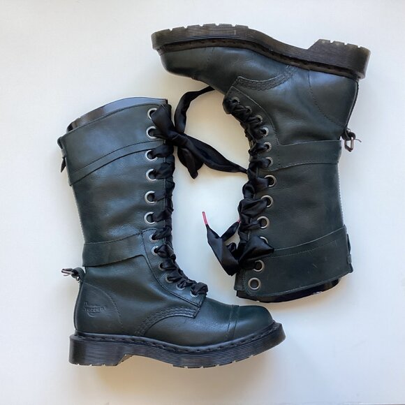 NWOB Dr. Martens Women's Triumph 1914 Two-way Boot Size US6 - Picture 2 of 7